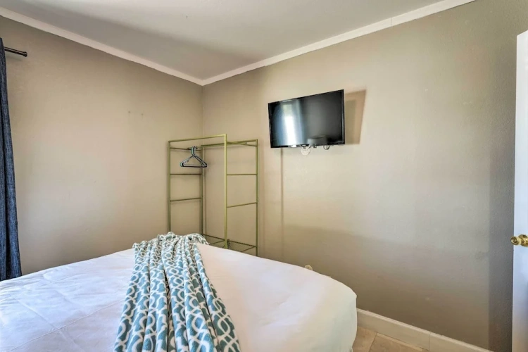 4 Bedrooms Cottage
