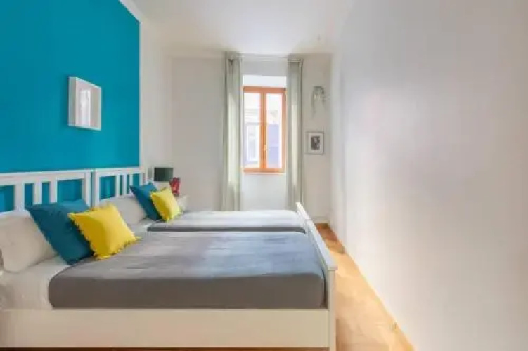 Iflat Spanish Steps Blue Apartment