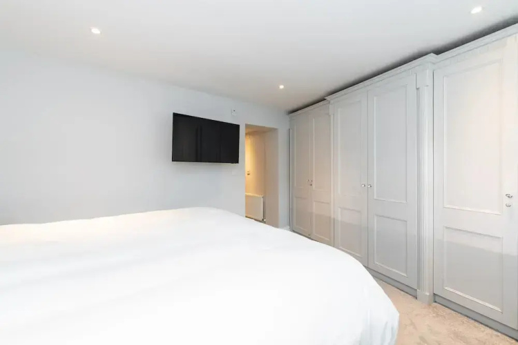 Albert Rooms