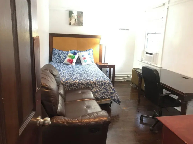 West Broadway guesthouse