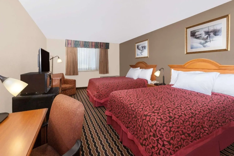 Standard Quadruple room