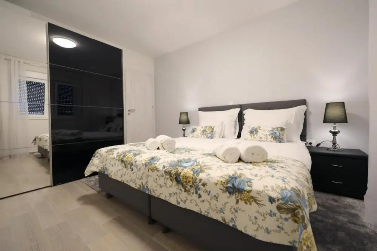 Luxury Majpruz Suites I