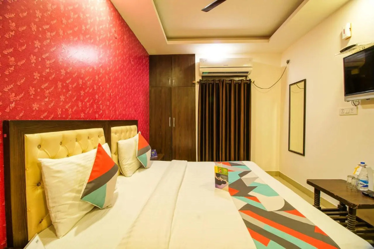 FabHotel TP Suites