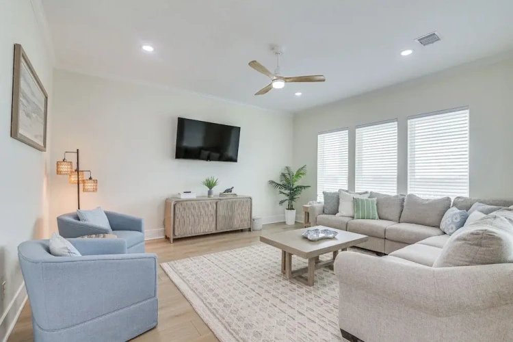 4 Bedrooms Cottage