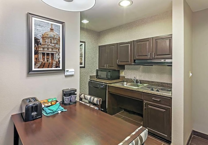 2 Bedrooms Sextuple Suite