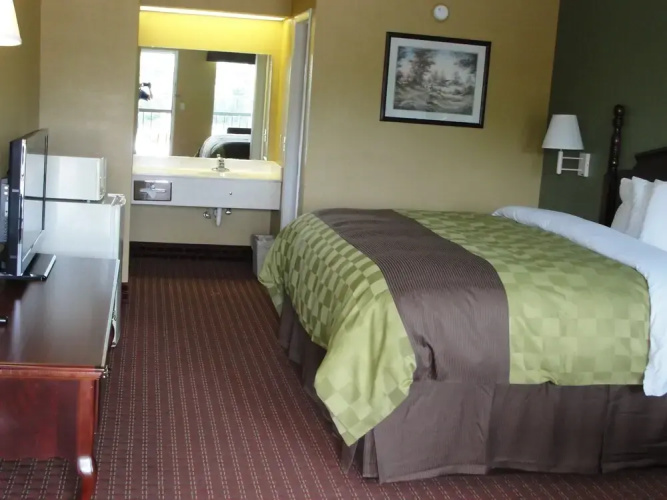 Executive Inn Opp