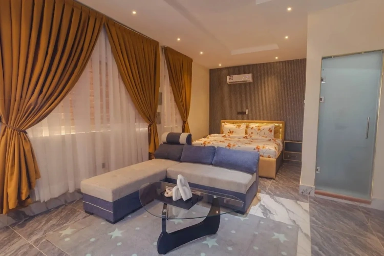 Deluxe Suite