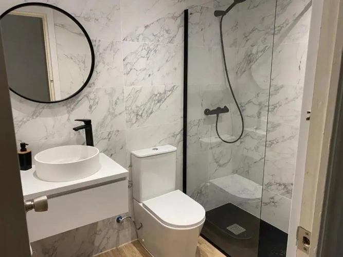 3 Bedrooms Apartment