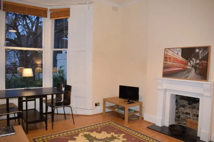 1 Bedroom Shepherds Bush Apartment