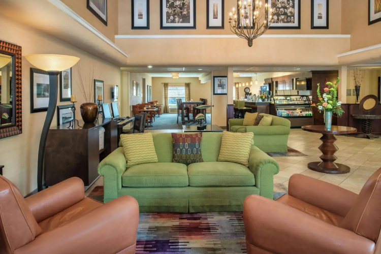 DoubleTree by Hilton Portland - Beaverton