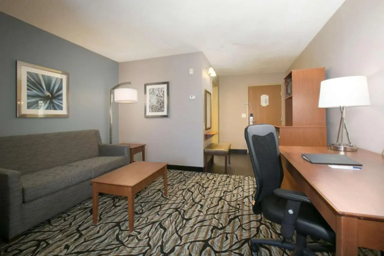 Comfort Suites Blaine