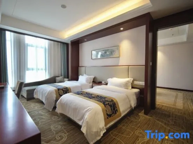 Deluxe Twin Suite
