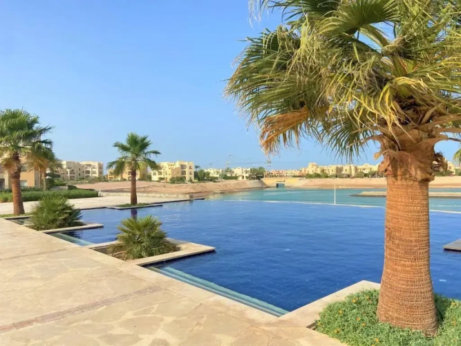 3 Bedrooms Apartment