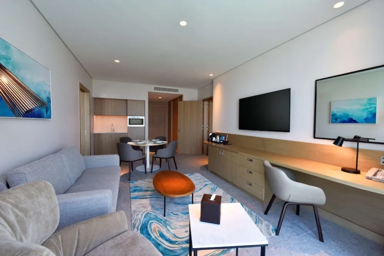 2 Bedrooms Family Suite with bay view