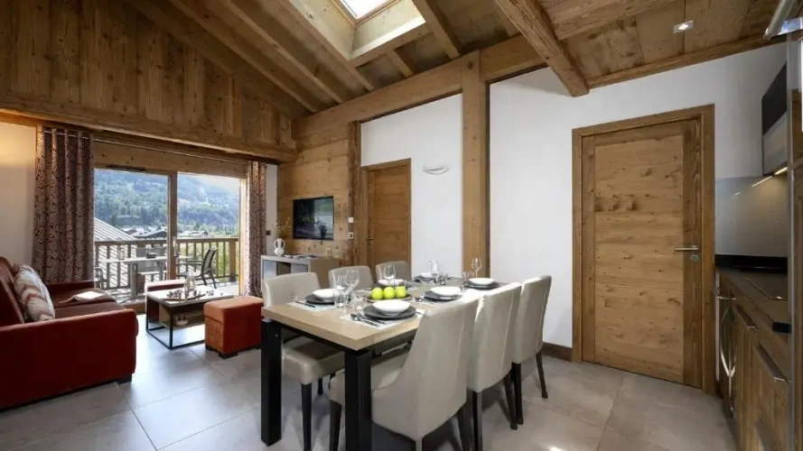 2 Bedrooms Apartment