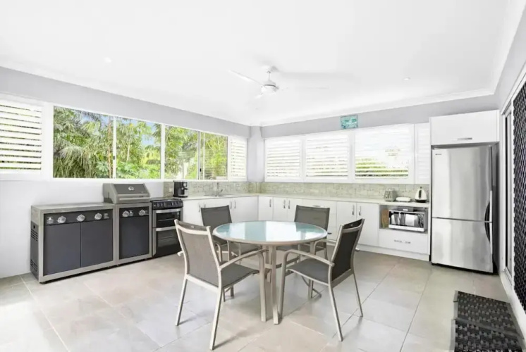 Palm Cove Studio Apartments