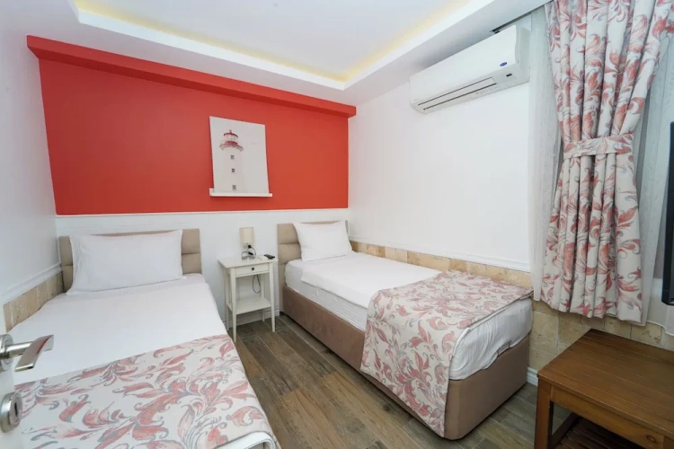 Standard Single room with street view