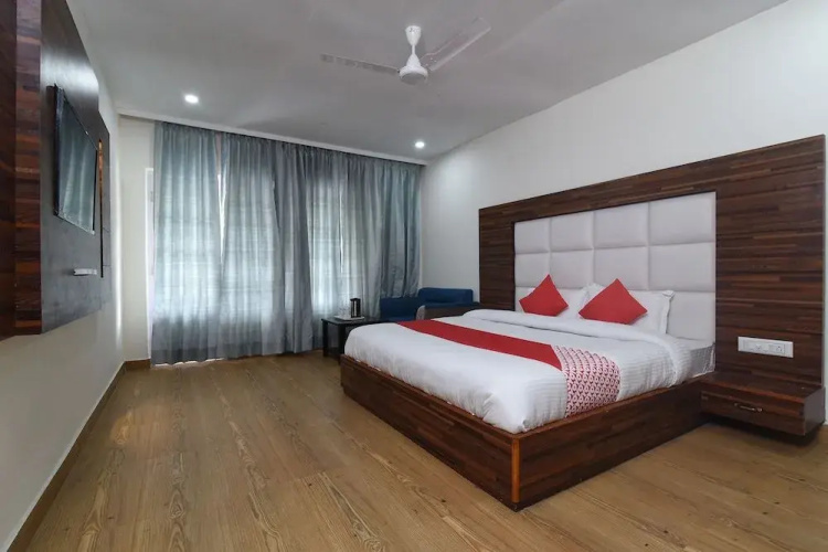 OYO 16009 Rock Villa