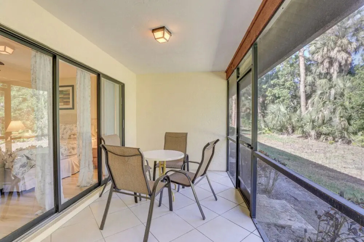Lanai + Community Pool Access: Sarasota Oasis!