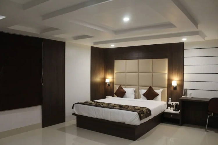 Executive Suite with city view