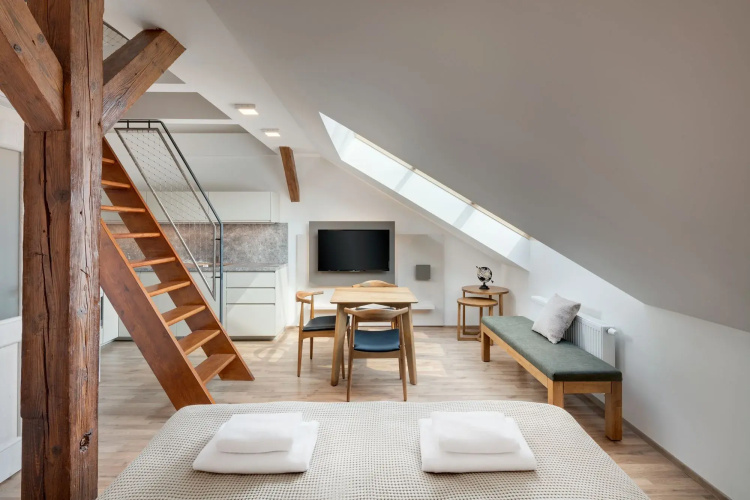 Louren Apartments