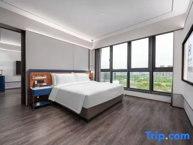 3 Bedrooms Suite with balcony