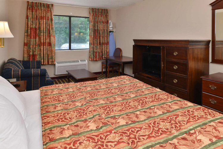 Econo Lodge Inn & Suites Warsaw