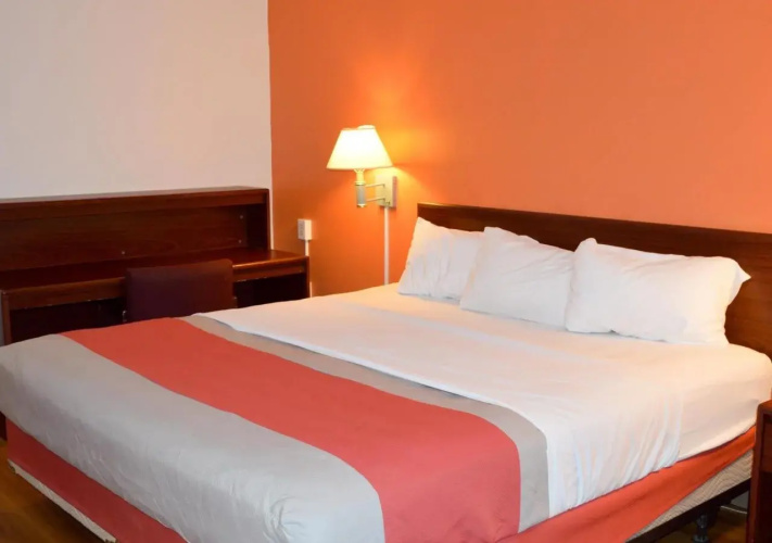 Super 7 Inn Tupelo