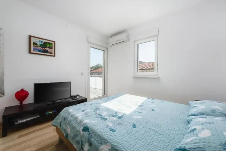 Apartment with balcony
