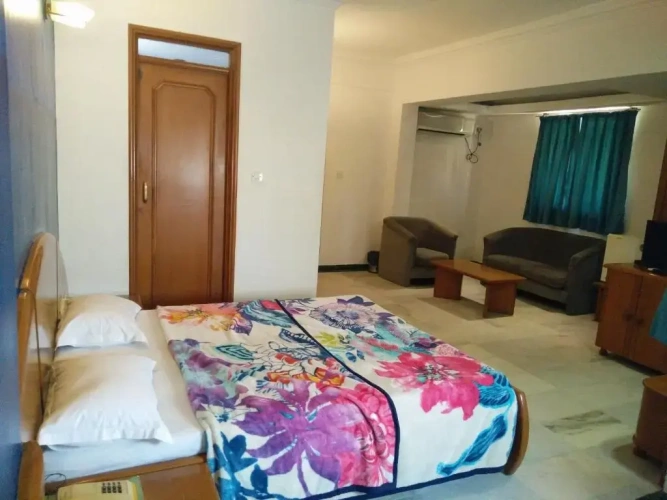 Economy room
