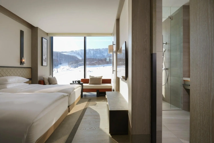 Twin room with mountain view