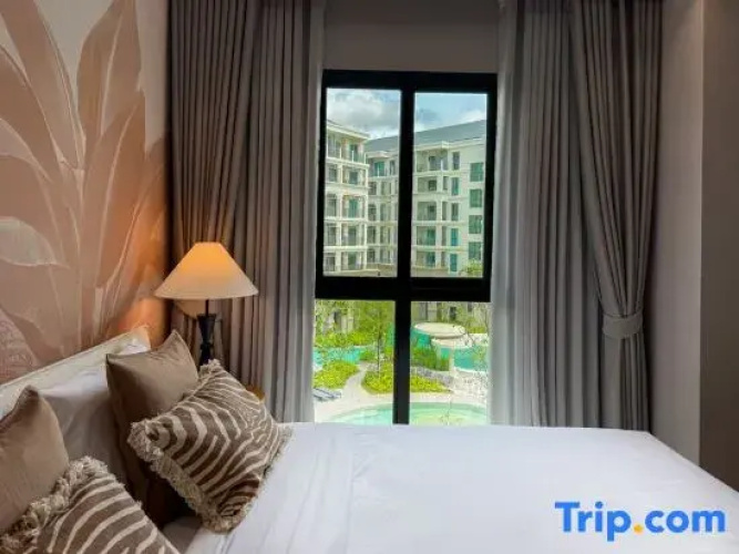 Modern 1Bdr with Pool View The Title Legendary