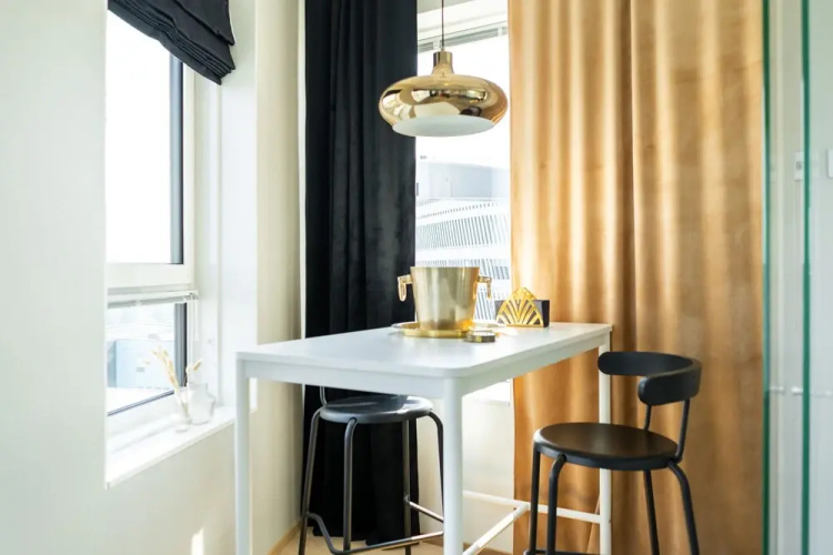 10th floor studio with a great location