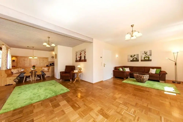 3 Bedrooms Cottage