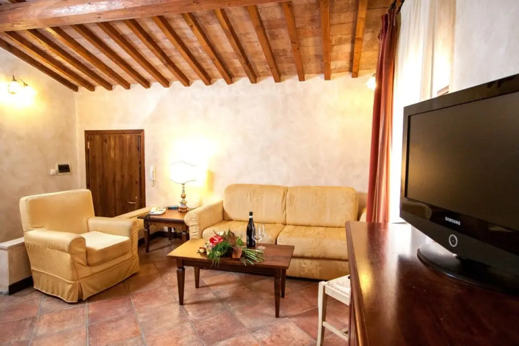 Casciana Apartments