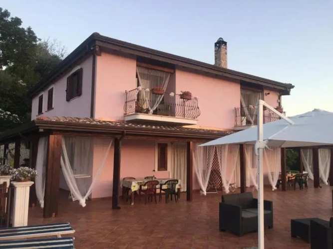 2 Bedrooms Cottage