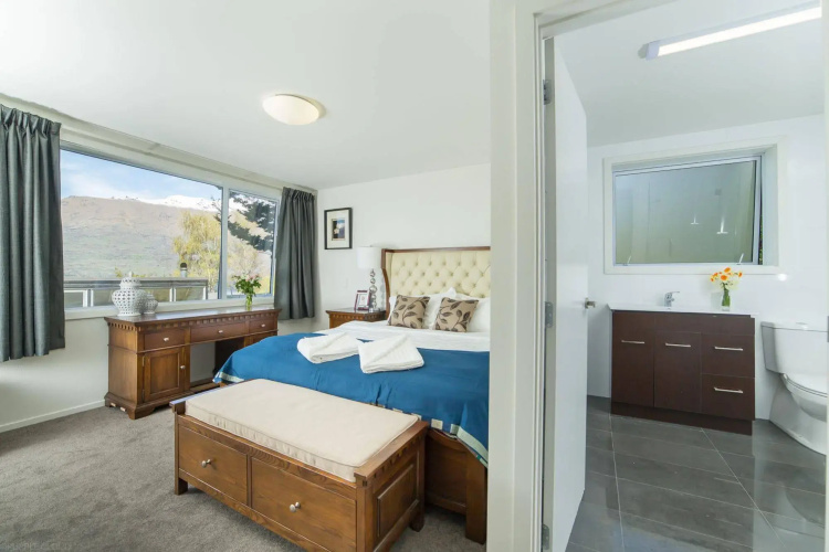 Gemini Lake View Villa