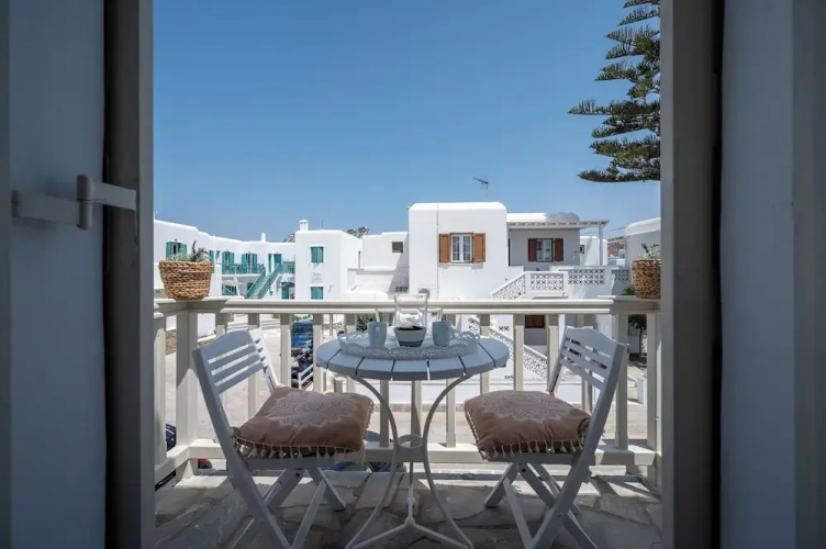 Mykonos Twins