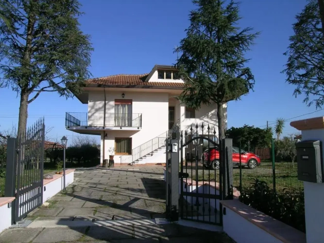 3 Bedrooms Cottage