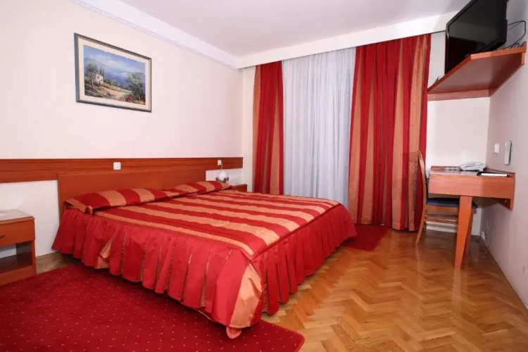 Standard Double room with view