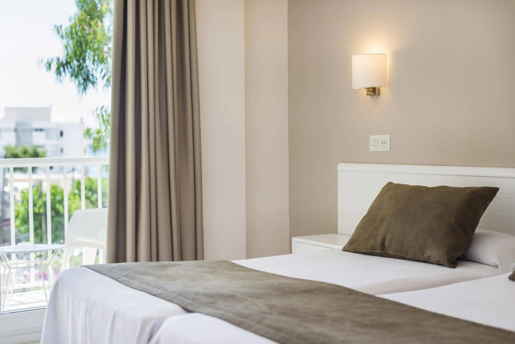 Hostal Residencia Sutimar