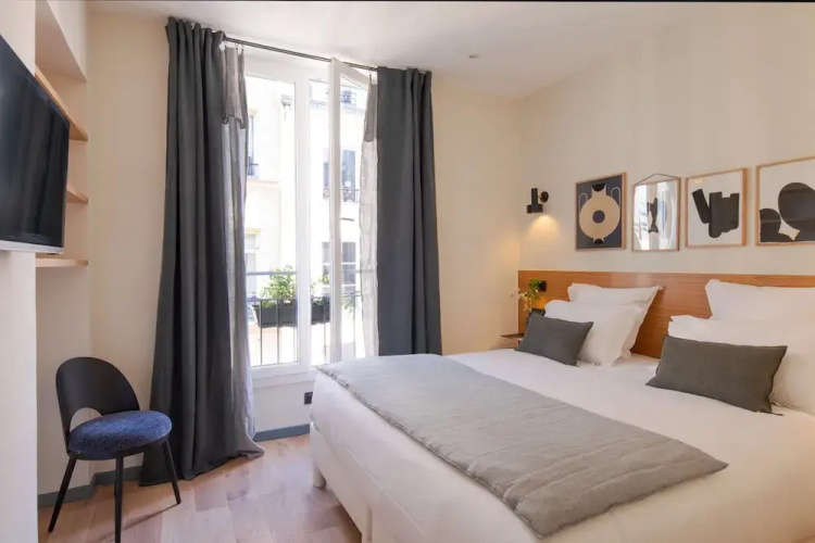 Tinah Paris Aboukir
