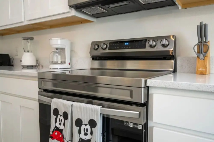 Cozy 3Bd Close to Disney Enclave 1021