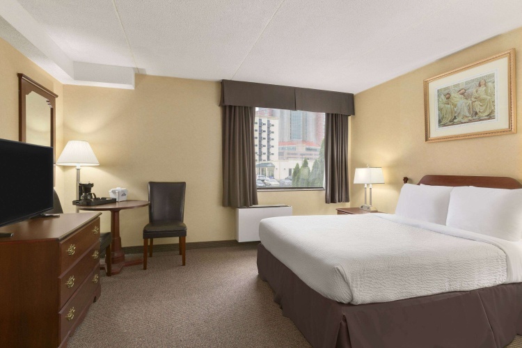 Days Inn by Wyndham Fallsview photo 6