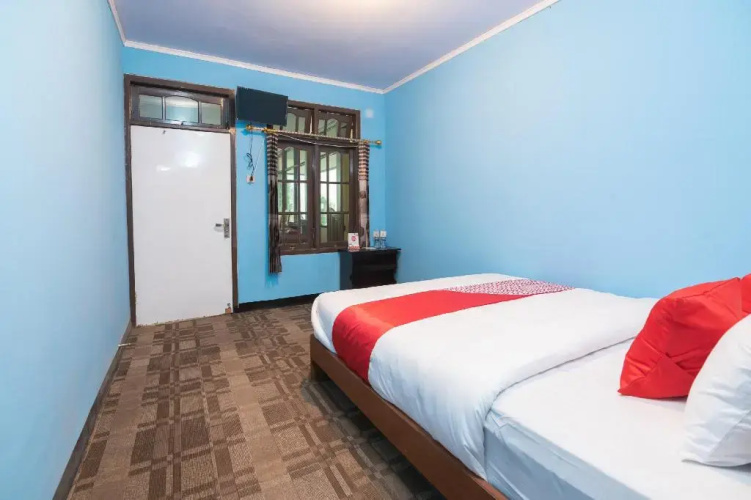 OYO 1852 Intan Bromo Homestay