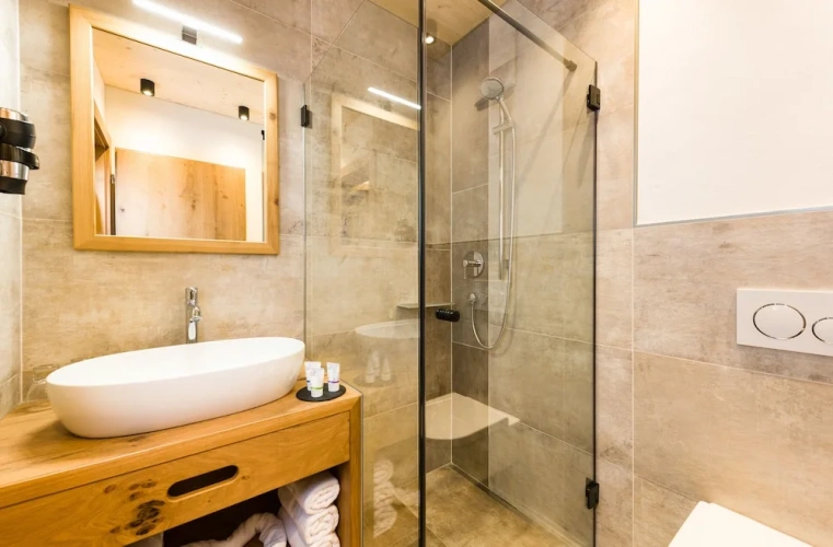 1 Bedroom Apartment with balcony and with mountain view
