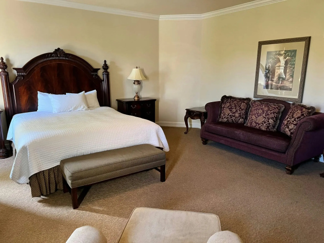 Carlton Hotel