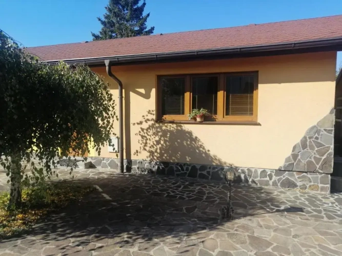 2 Bedrooms Cottage