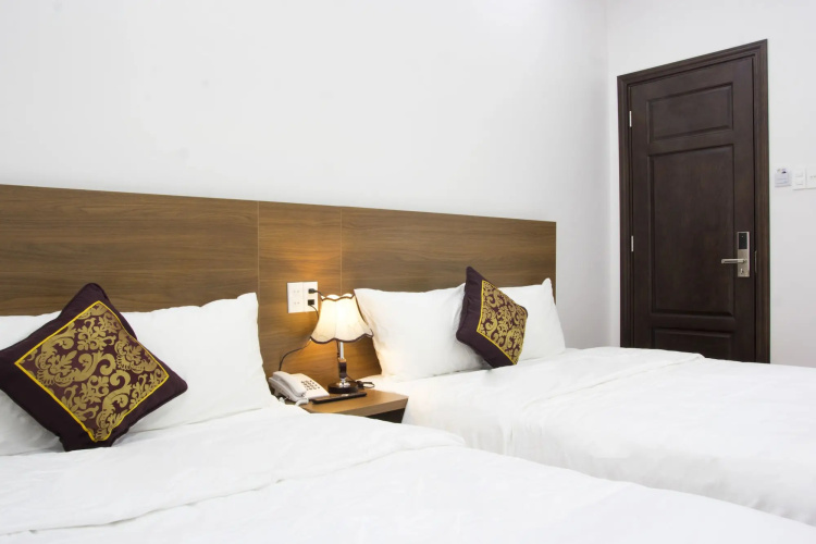 Skyhouse Hotel