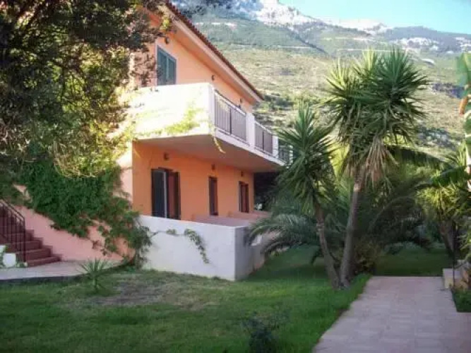 Lovidis Village